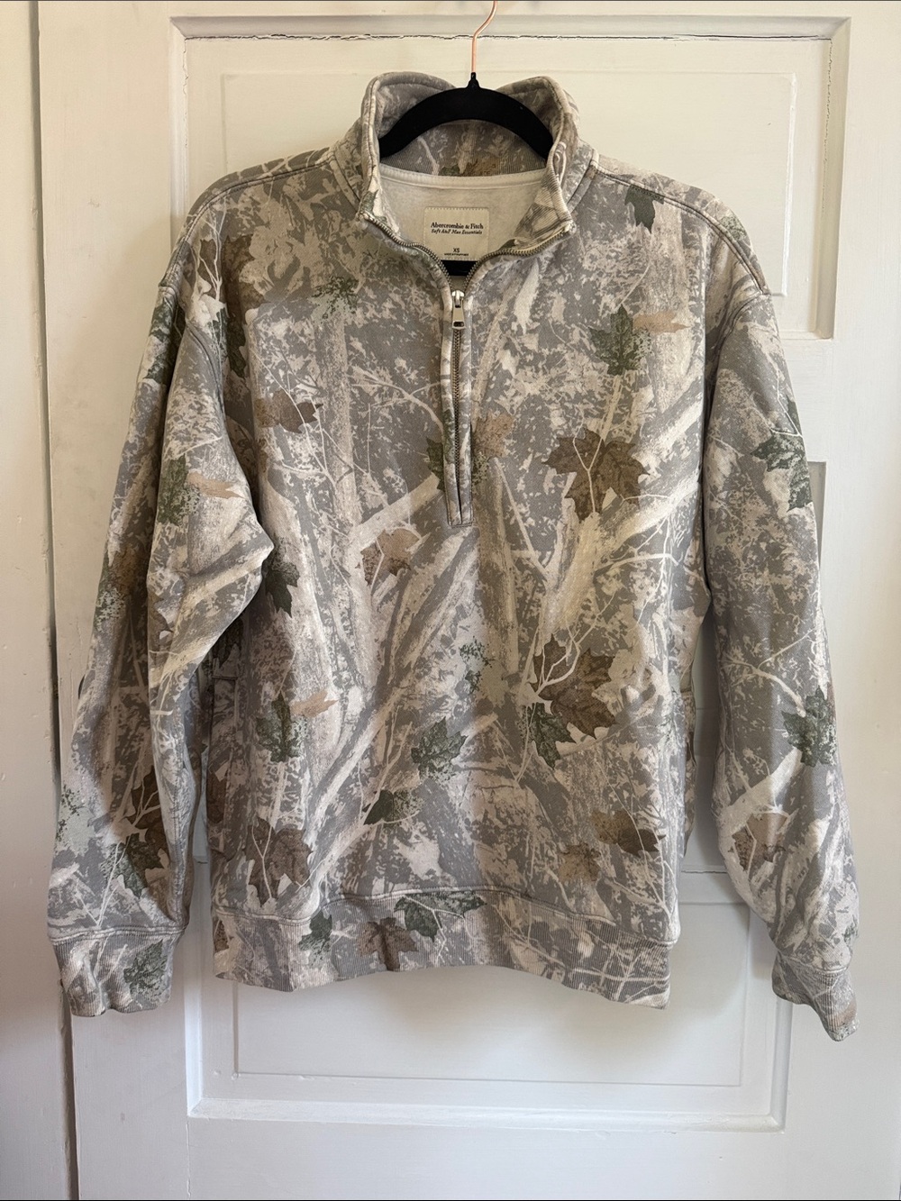 Women’s Sunday Half-Zip Sweatshirt - Camouflage Pattern, Neutral Tones